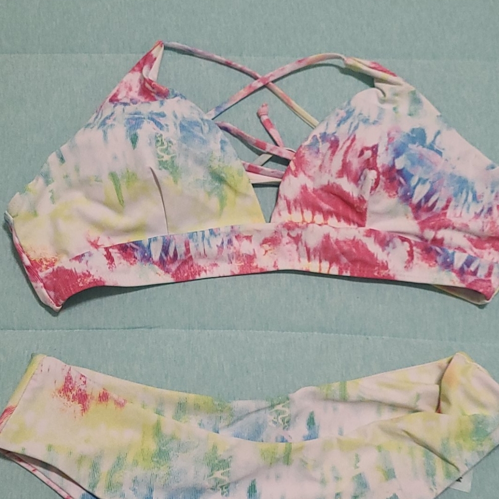 Bikini - Picture 2 of 6